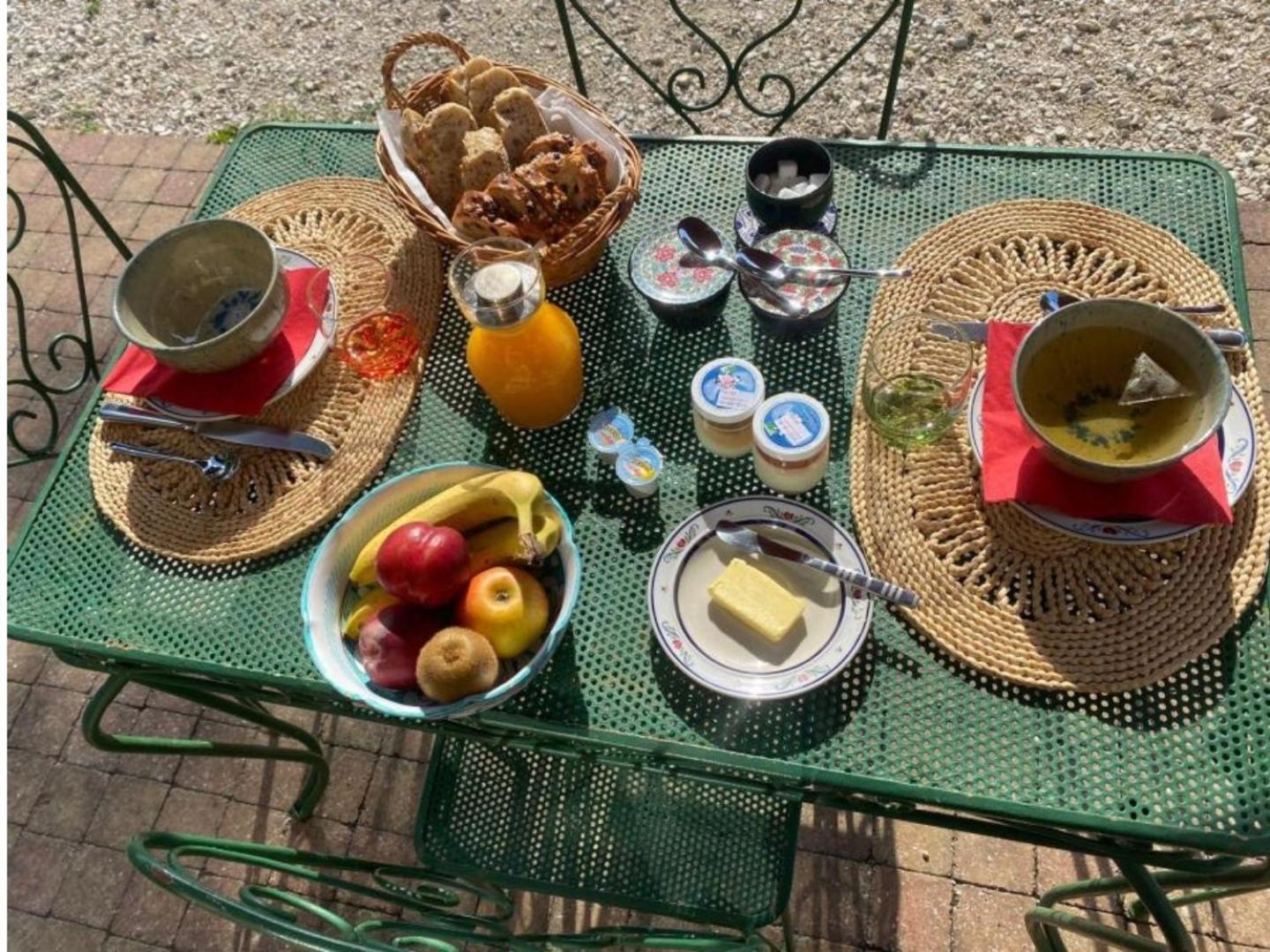 Chez Karine Bed and Breakfast Ceyzerieu Eksteriør billede
